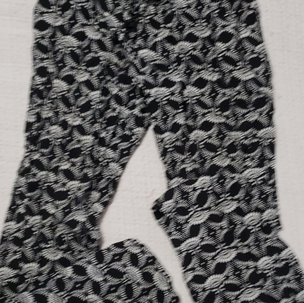 Lightweight casual long pant with drawstring elastic waist